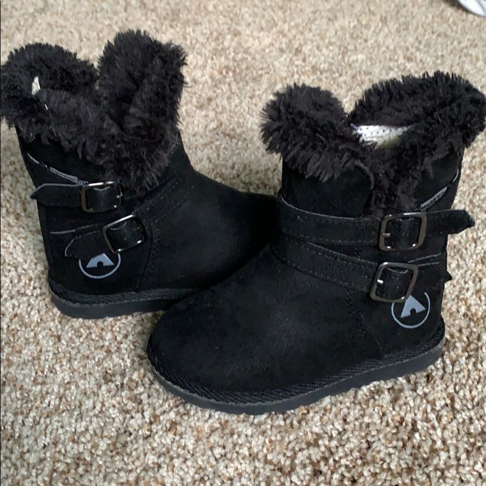 Suede snow boots, Sz 6